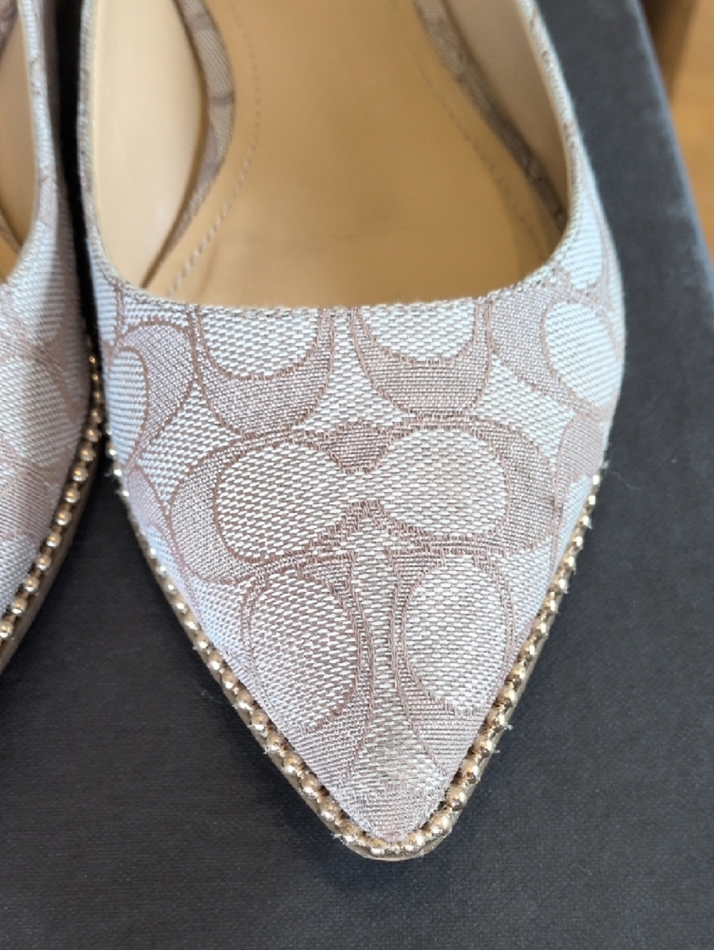 Coach Beige Signature Pointed Slingback Flats 8.5 - Picture 8 of 8